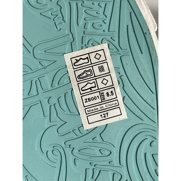 NWT 4 Earth White Blowfish Malibu Martina SlipOn Sneakers 8.5 Quiet Luxury Scand - Picture 7 of 9